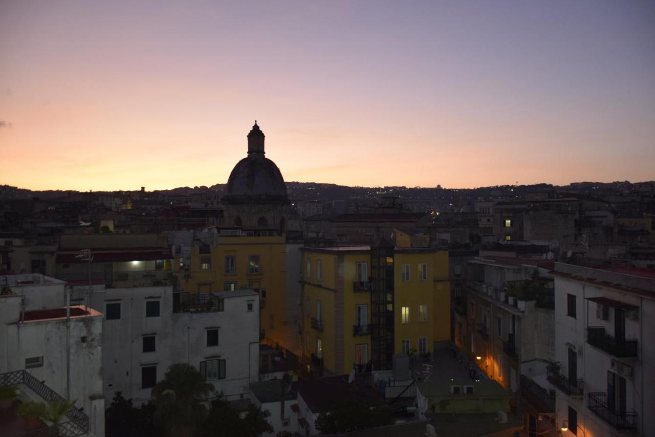 Metro Art Suite Napoli Bagian luar foto